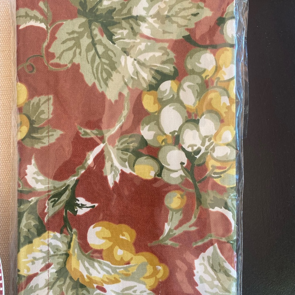 Williams Sonoma Tuscan Vine Napkins (new)